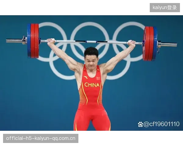 选手疑似伤退，全场叹息——运动场上的无奈与坚韧